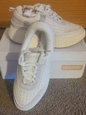 Cushionaire Womens Beige Knit Platform Sneakers